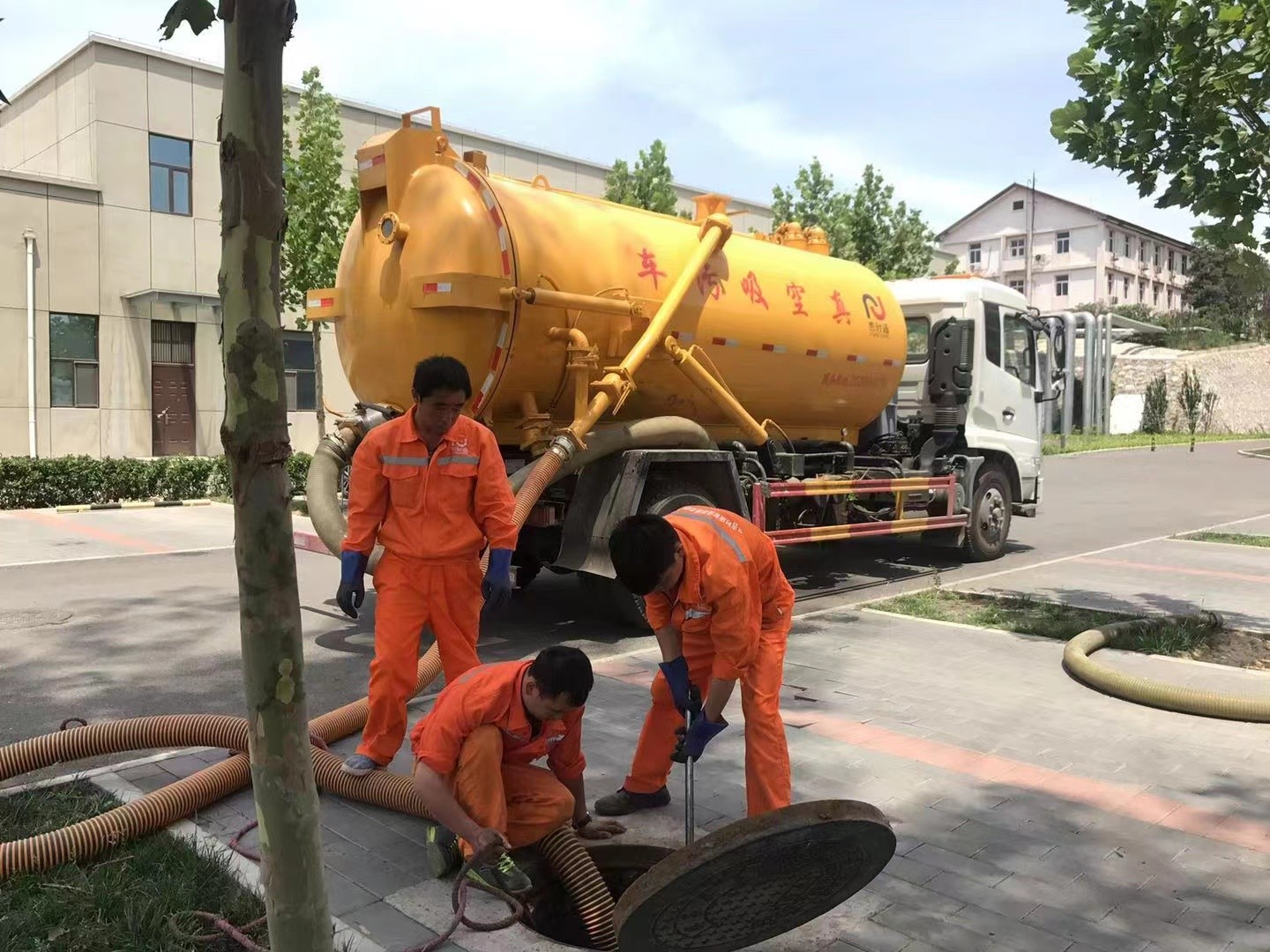 南充化粪池清理与5-8吨吸粪车施工效率分析
